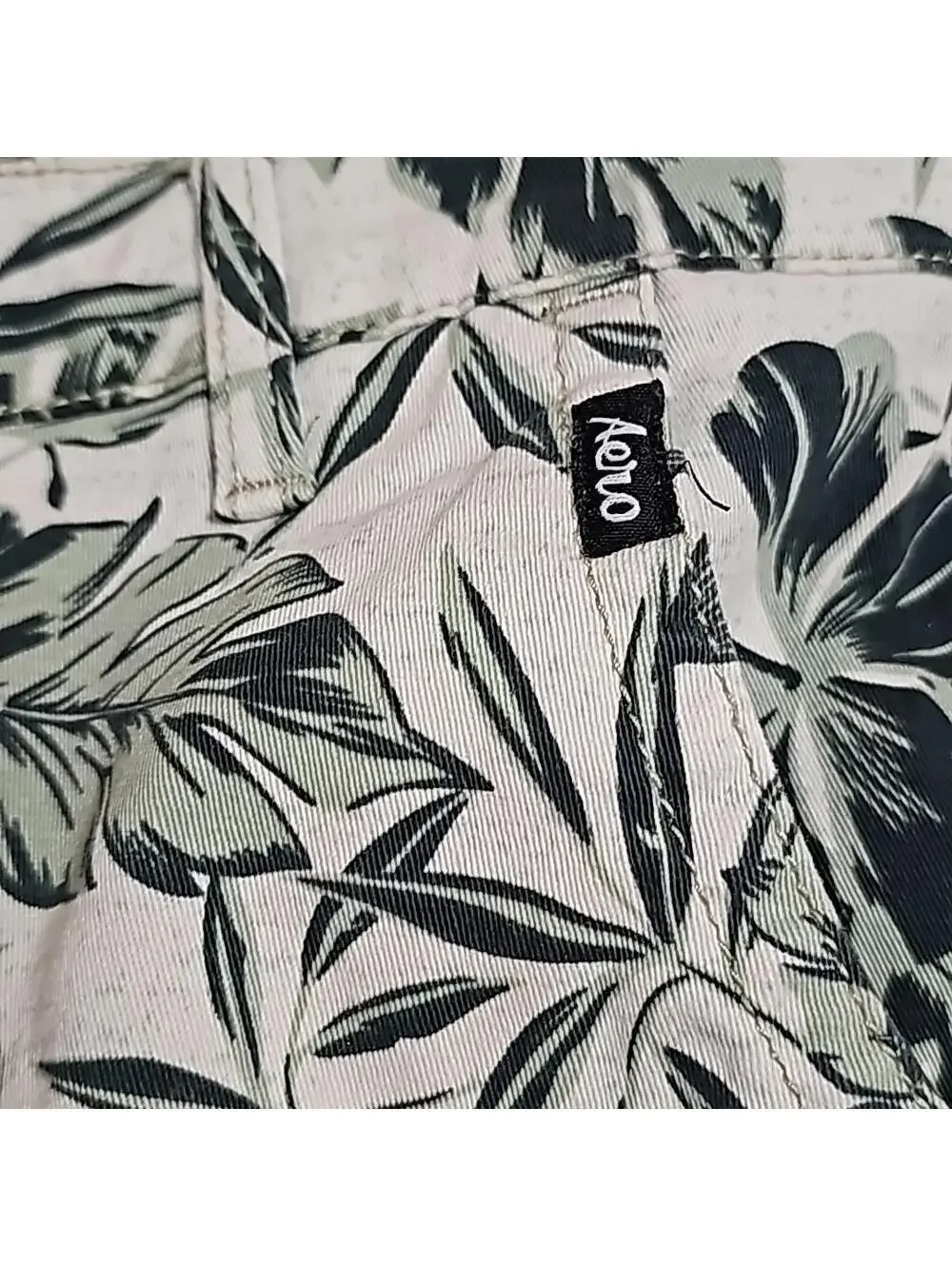 Aero mens palm shorts. Size 30
